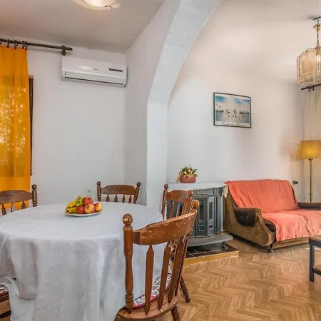 Amazing In With Kitchen Apartman