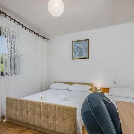Apartman Cozy In With Wifi Jurandvor